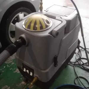 車内　シートクリーニング　！！のサムネイル